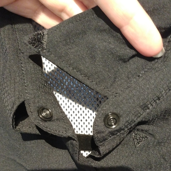 Columbia Women's Black Button Down Long Sleeves Shirt - Picture 6 of 17